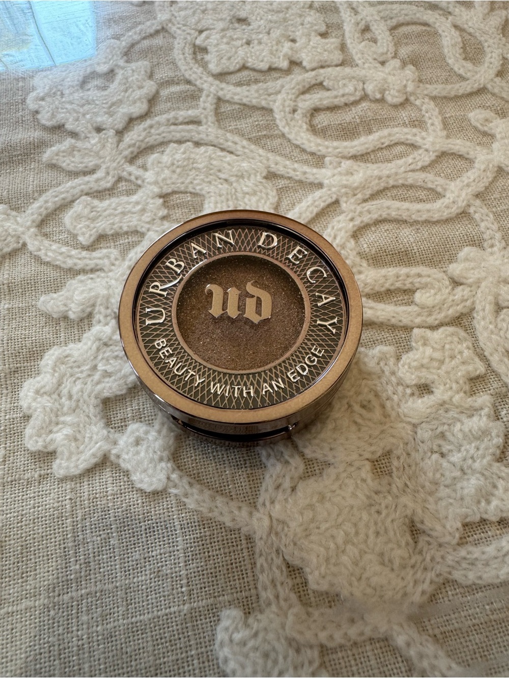 Urban Decay Shimmering Bronze Single Eyeshadow - Metallic Gold-Bronze